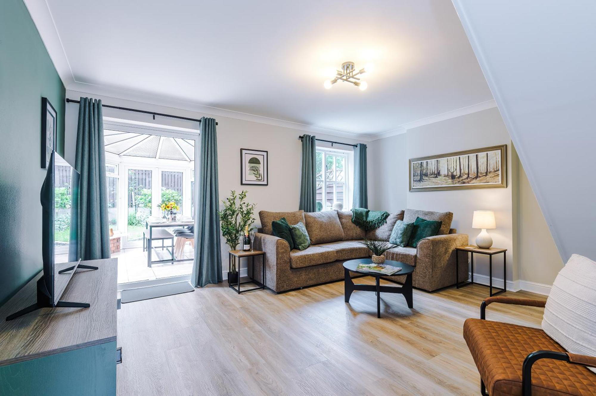 New! Stunning 3-Bed Home In Chester By 53 Degrees Property, Ideal For Groups, Free Parking! Exterior foto